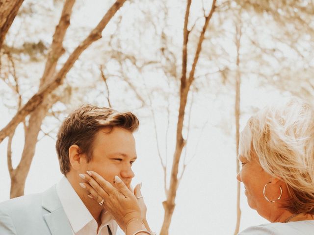 Brady and Taylor&apos;s Wedding in Honolulu, Hawaii 52