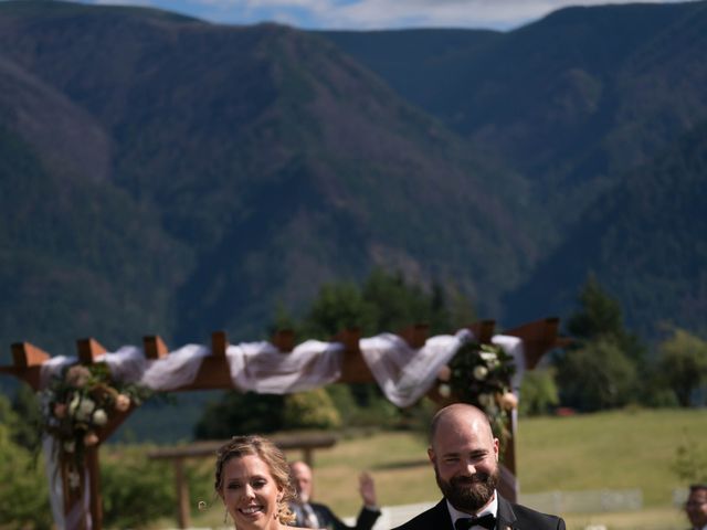 Zach and Samantha&apos;s Wedding in Stevenson, Washington 12