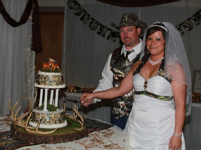 Jeff and Jessica&apos;s Wedding in Eldorado, Illinois 10