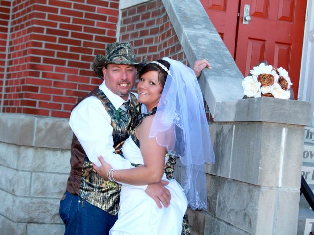Jeff and Jessica&apos;s Wedding in Eldorado, Illinois 14