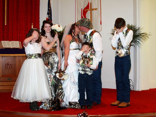 Jeff and Jessica&apos;s Wedding in Eldorado, Illinois 21