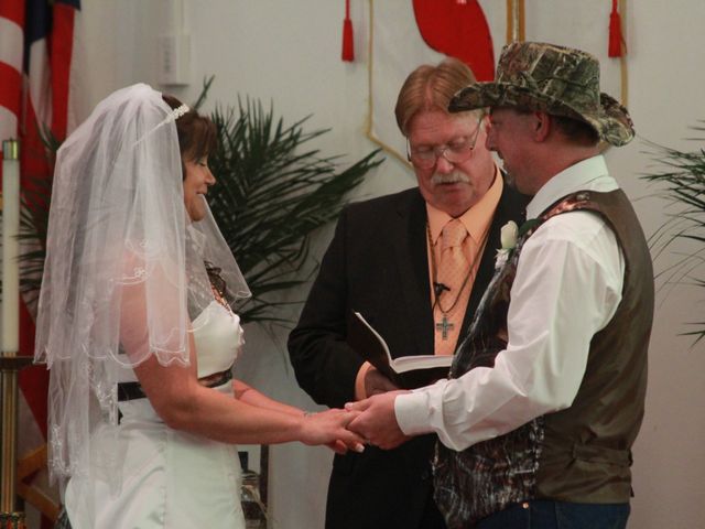 Jeff and Jessica&apos;s Wedding in Eldorado, Illinois 27