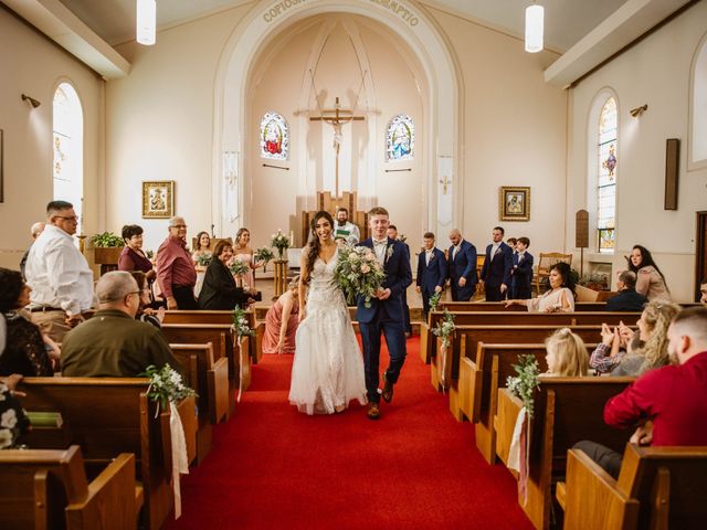 Thomas and Paige&apos;s Wedding in Davenport, Iowa 30