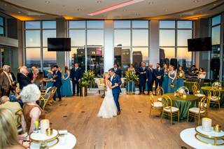 The Ultimate Skybox At Diamond View Tower - 22