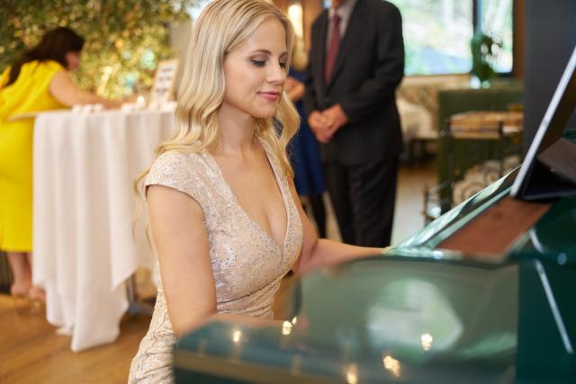 Pianist Anna Demis - 3