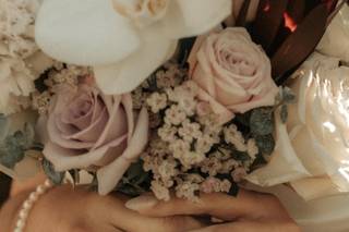 Jolie Flower Shop of Cape Cod - 8