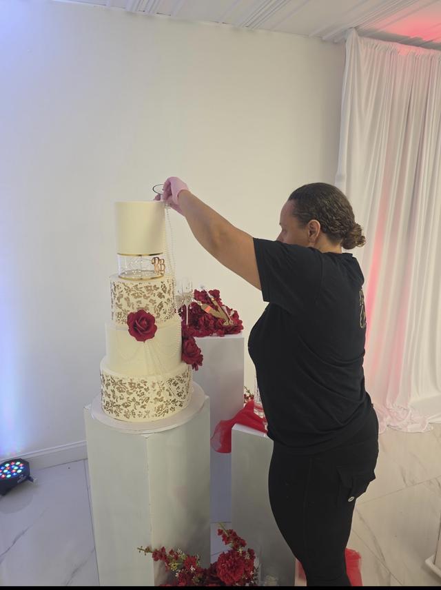 Lit Cakes by Lynnette - 2