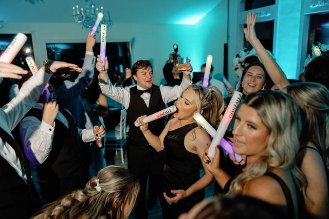 106.1 Kiss FM DJ Michael Blake presents Pro DJ Wedding - 4