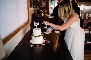 Honey Crumb Cake Studio - 25