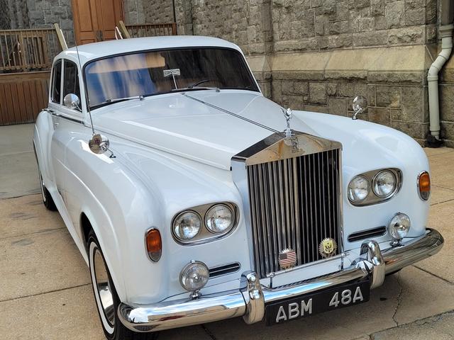 First Class Rolls Royce - 1