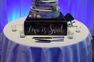 Lochel's Bakery - 50