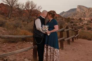 Scenic Las Vegas Weddings and Photography - 37