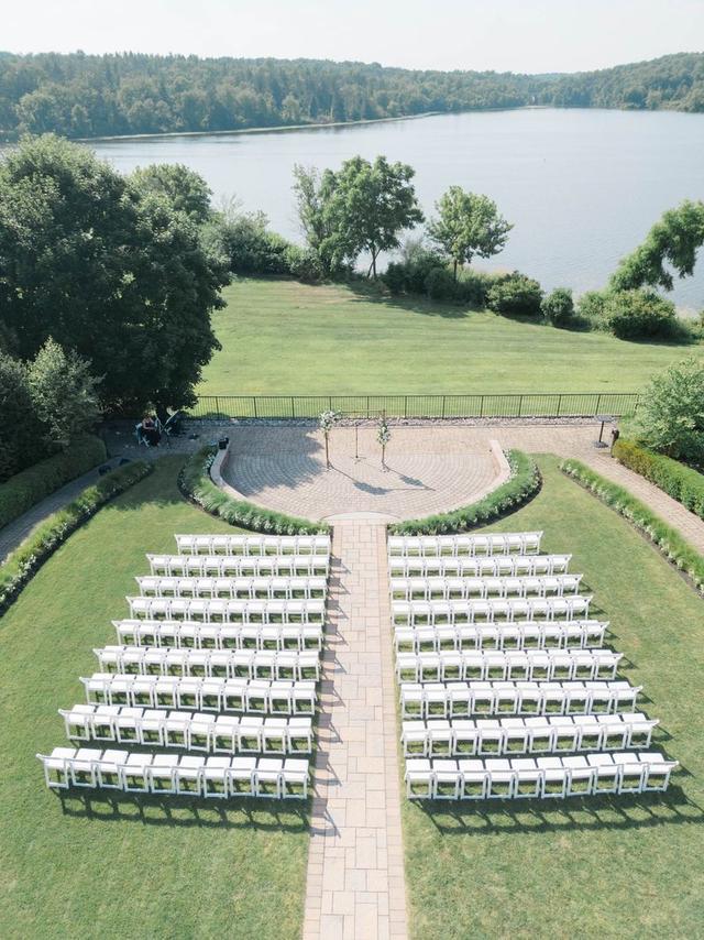 The Lake House Inn - 2