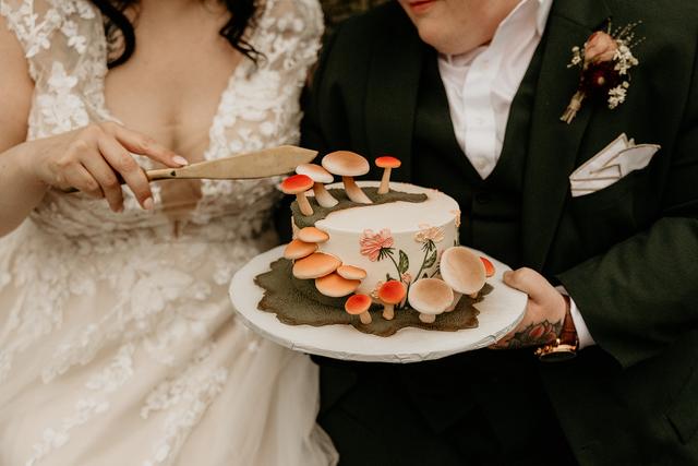Mike's Amazing Cakes - 1