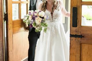Silver Thread Tailor Shoppe - 4