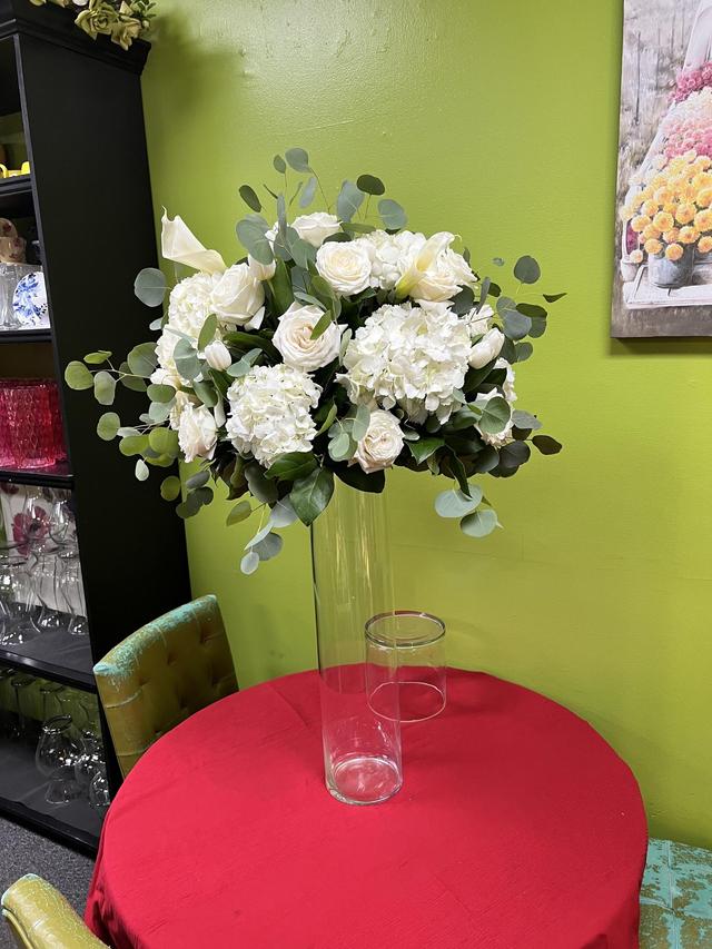 Marivel's Florist And Gifts - 2