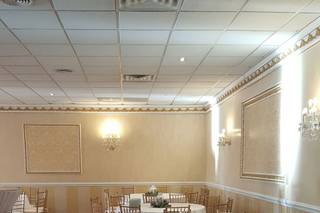 The Chandelier at Flanders Valley Weddings - 14