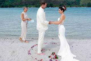 wedOtahiti | Destination Weddings + Unique Ceremonies | French Polynesia - 11