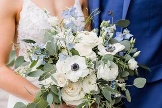Laura's Flower Boutique - 9