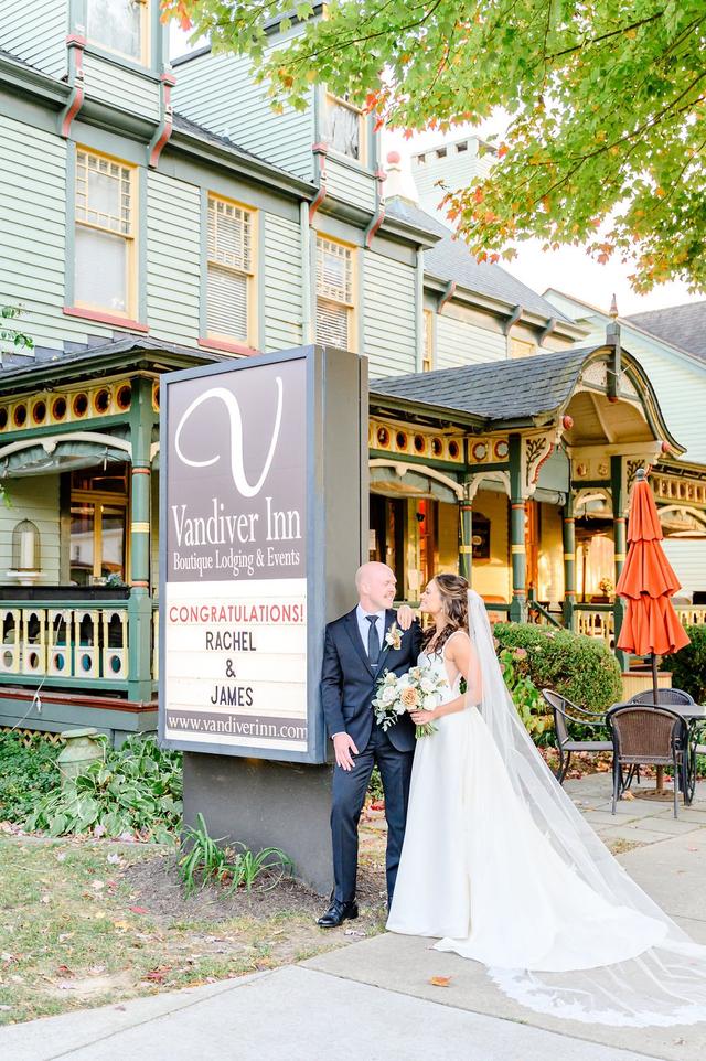 Vandiver Inn - 2