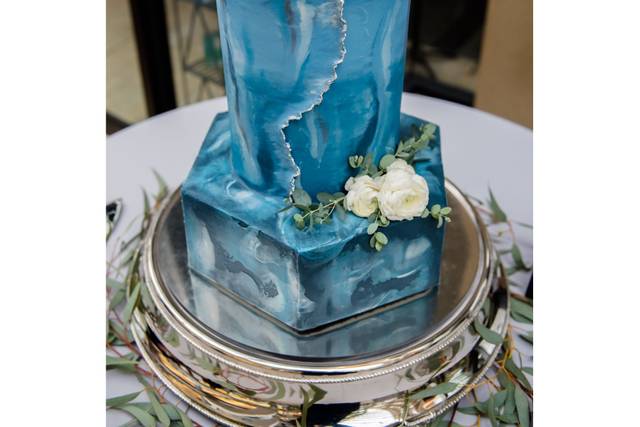 Cake Dame - Wedding Cake - Syracuse, UT - WeddingWire