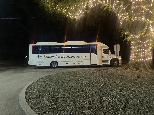 Ace Limousine & Airport Service - 1