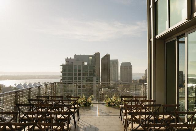 The Ultimate Skybox At Diamond View Tower - 1
