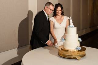 Bloom Custom Cakes - 8
