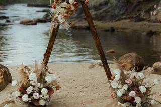 Golden Thistle Design - 12