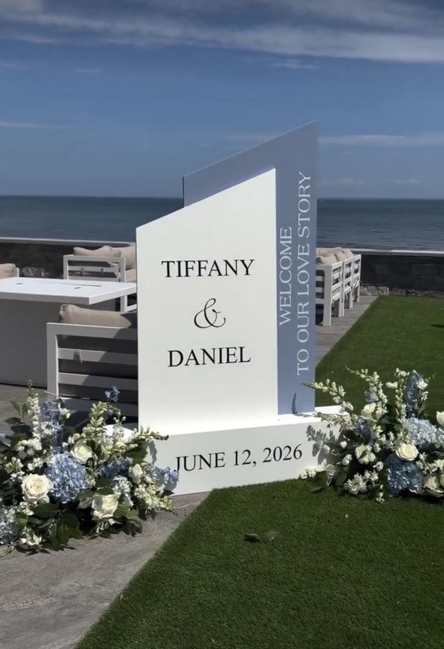 Flowers by Danielle, LLC - 1