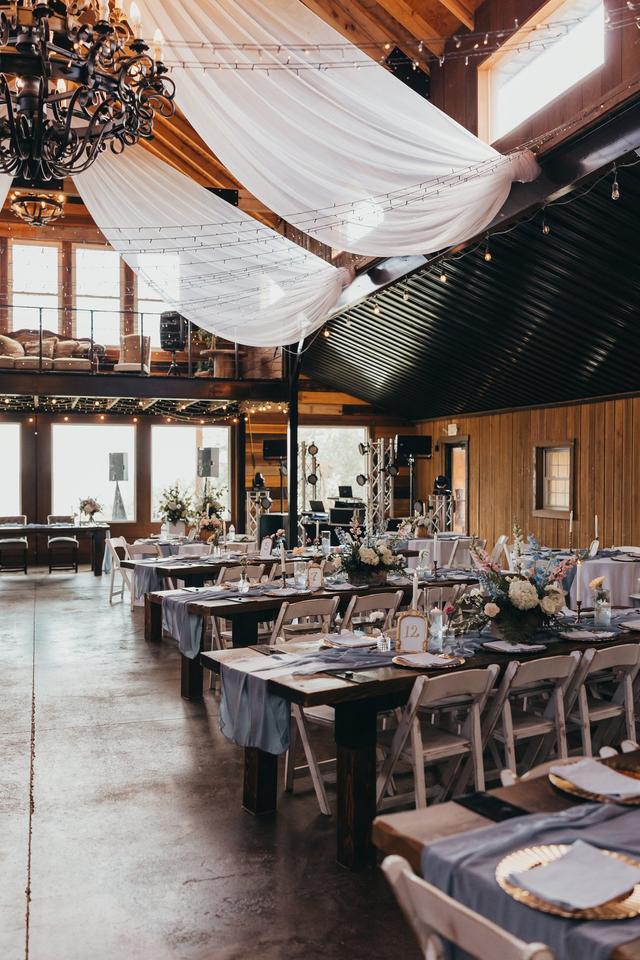 Lakeview Barn & Lodge - 2