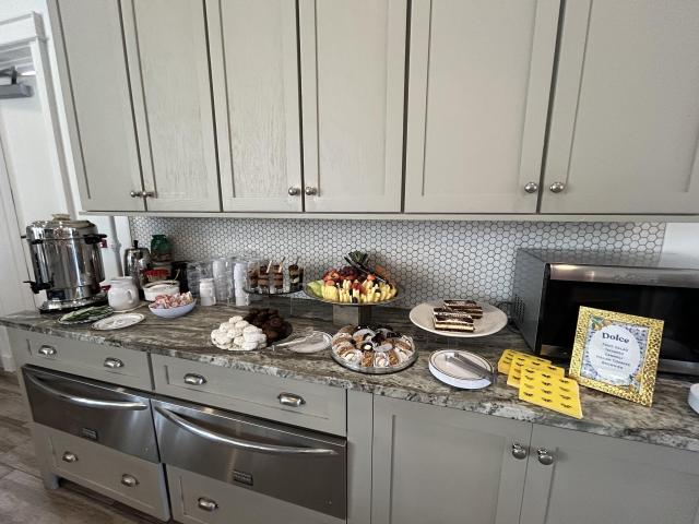 Lynn's Catering of Tampa - 1