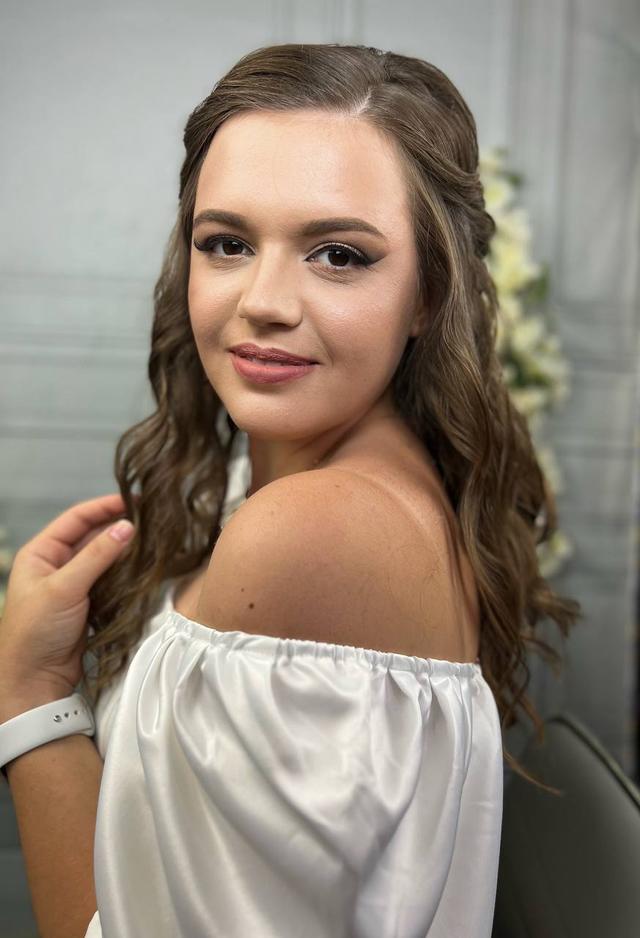 Daryna Bridal Stylist - 4