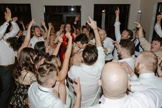 TH Entertainment - 12