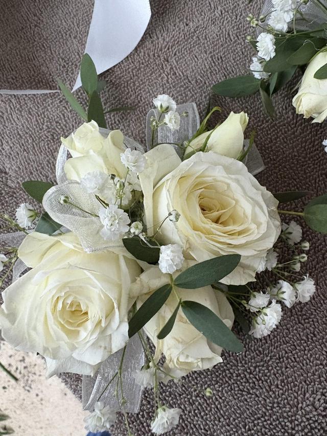 Sunflowers Designs And Garden Florist - 1