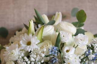 Between the Roses Florist - 6