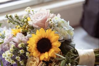Country Club Flower Shop - 6