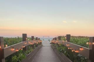 The Singer Oceanfront Resort - 16