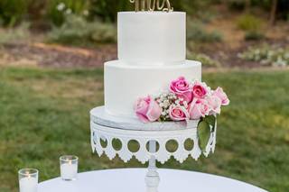 Above and Beyond Cakes - 10