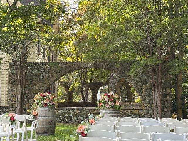 Lucilles Florist - 1