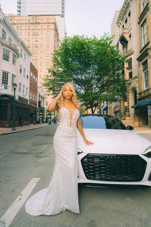 Madelange Laroche Bridal Design Studio - 1