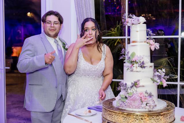 Johnson's Custom Cakes - 1