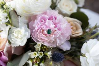Linens & Flowers Design - 101