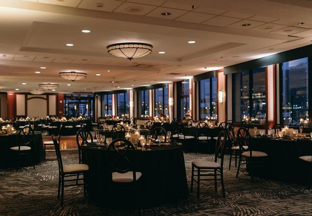 Sheraton Pittsburgh Hotel at Square Station - 2