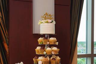 Designer Cakes and Desserts - 24
