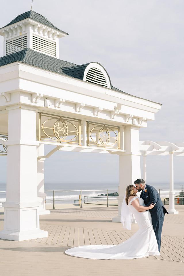 McLoone's Pier House - 2