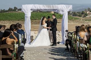 Truffle Pig Winery by Wedgewood Weddings - 9