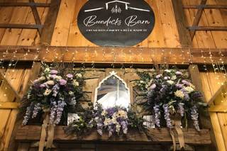 Boondocks Barn & Lodge - 5