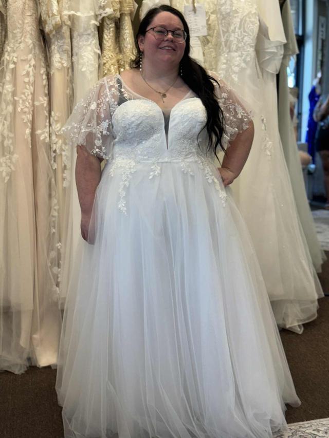 Red Brick Cottage Curvy & Plus Size Boutique & Bridal - 3