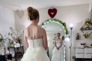 Arti's Sewing & Alterations - 6